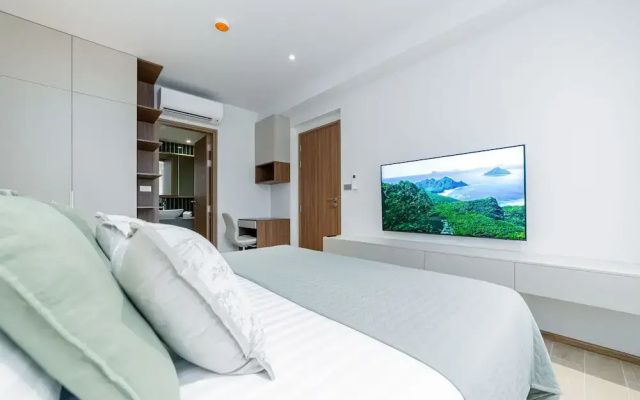 Beachside 2BR 200 m to BangTao beach