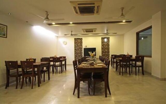 Mint Sarojville Suites