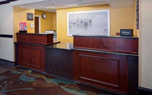 Hampton Inn by Hilton Philadelphia / Willow Grove