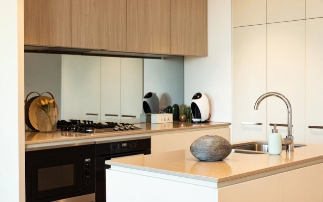 Melbourne Private Apartments - Collins Street Waterfront, Docklands