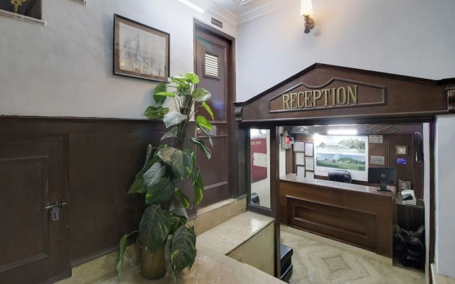 Hotel White House By OYO Rooms