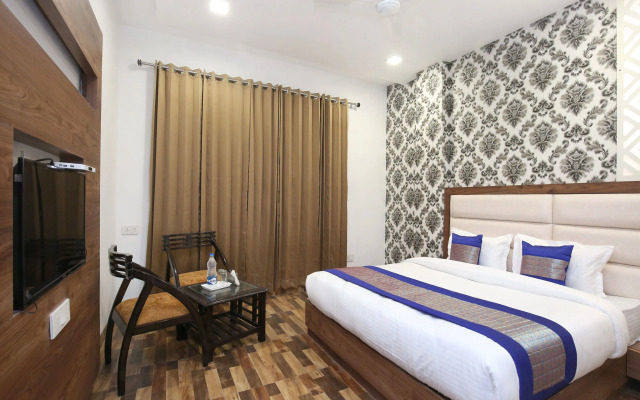 OYO 15208 Hotel Unique