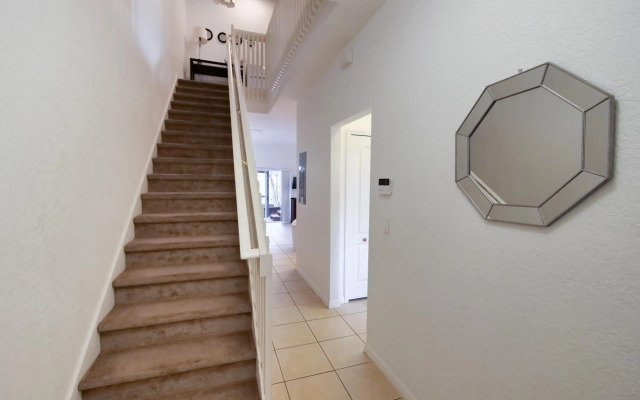 5Br 3Bath Private Townhome 13min Disney 1496ft