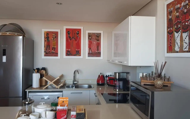 Harbour Bridge Suite 220