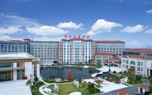 Riverside Hotel