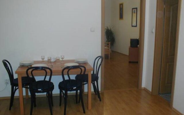 Navratilova Apartments