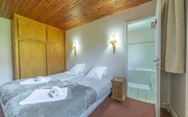 Authentic Chalet Méribel Village Close to the slopes