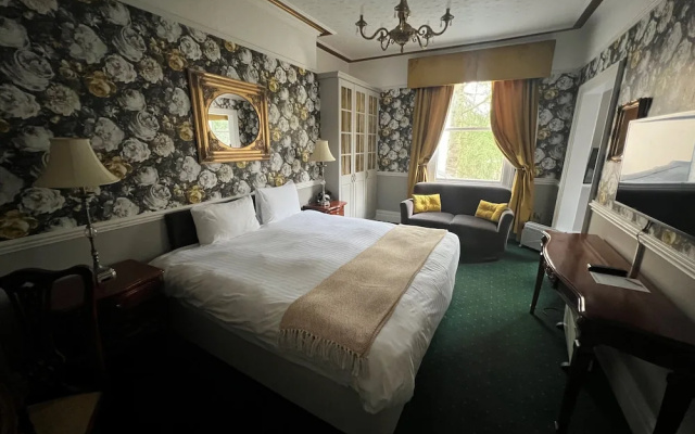 Brook Hall Hotel