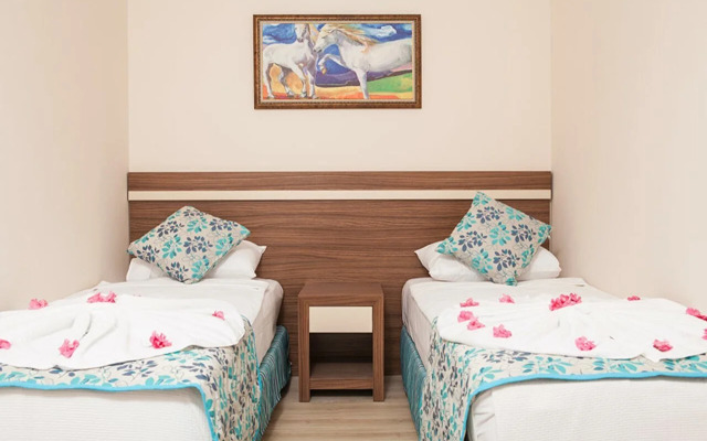 Side West Park Hotel