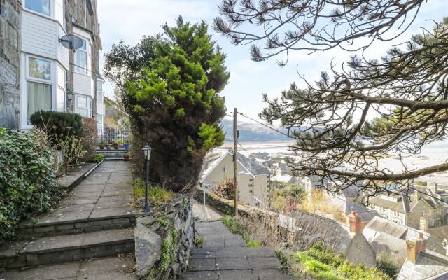 Seaview Apartment