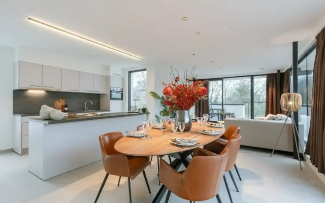 Apartment With two Large Terraces
