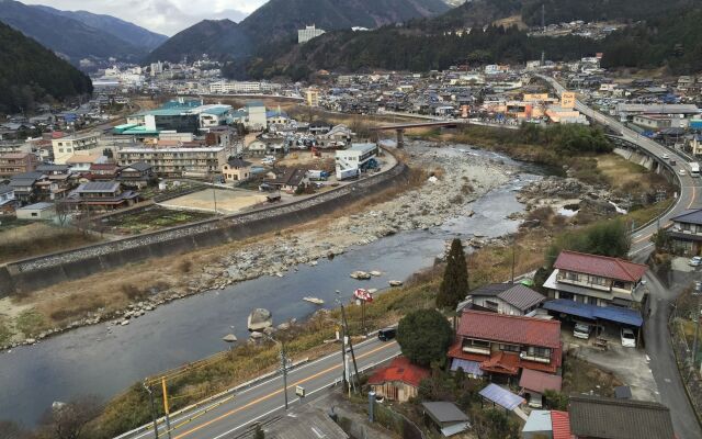 Breezbay Hotel & Resort Gero