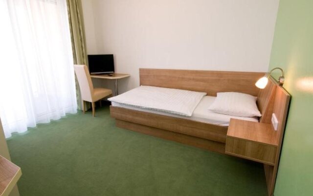 Hotel Bauer Rauchenwarth