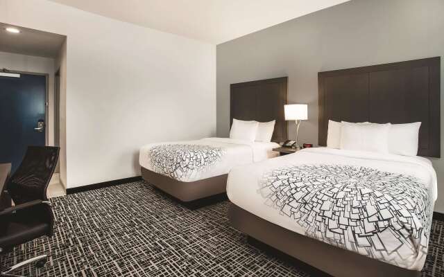 La Quinta Inn & Suites by Wyndham Baltimore Downtown