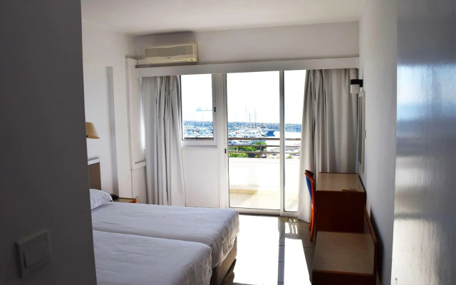 Sun Hall Beach Hotel Apts.