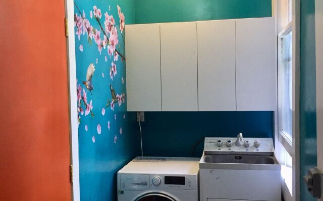 Hulmes Court Bed & Breakfast