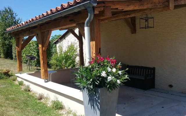 Villa de 3 chambres avec piscine partagee terrasse amenagee et wifi a Bosset