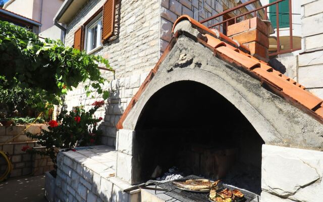 Small Stone House in a Quiet Place Island Solta