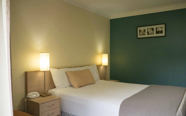 Oxley Motor Inn