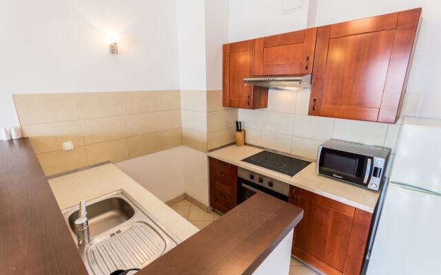 Club 99 Apartments
