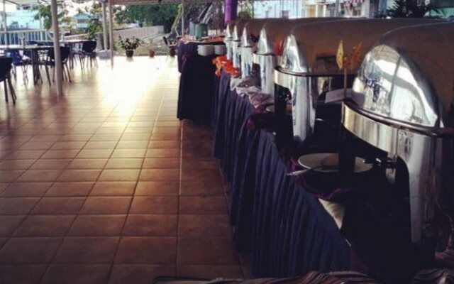 Riviera Hotel