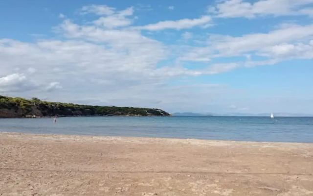 Artemida Beachside Escape w BBQ Parking