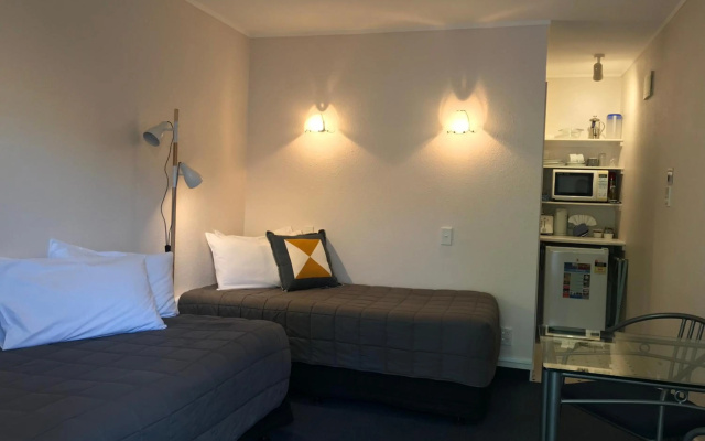 Edelweiss Motel – Guest Rooms – Paihia