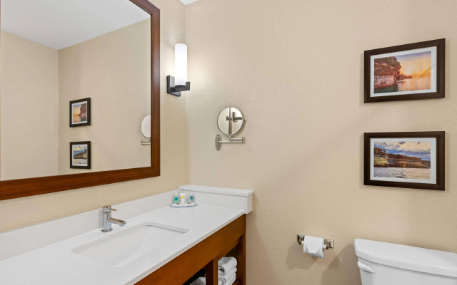 Comfort Inn & Suites Munising-Lakefront