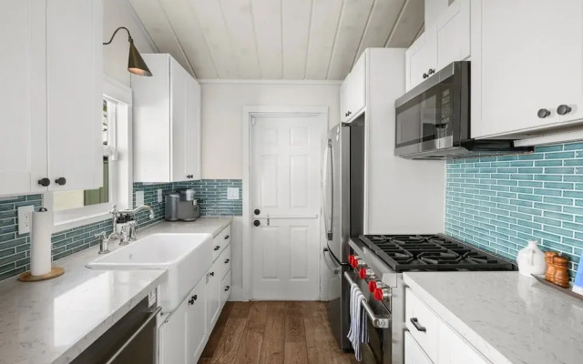 Swami's Sunset 3 Bedroom Home by RedAwning