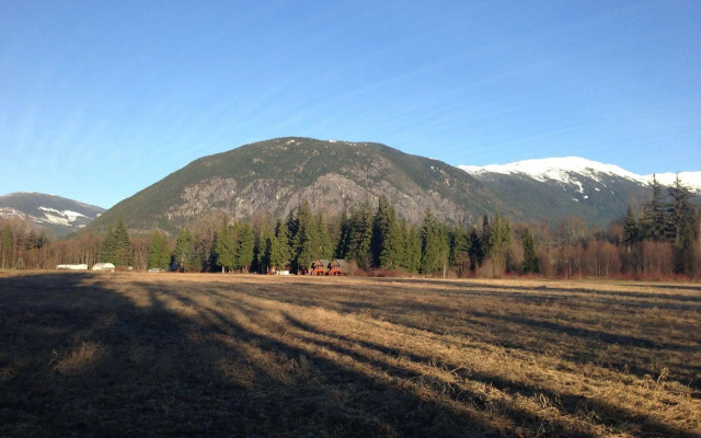 Hidden Acres Farm & Treehouse Resort