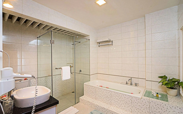 Royal Hotel and Villa Trawas