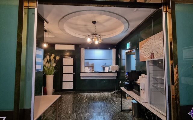 Hotel G7
