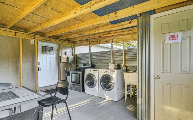 Tropical Tampa Home: Pets Welcome!