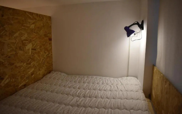 Sleep Studio Hostel