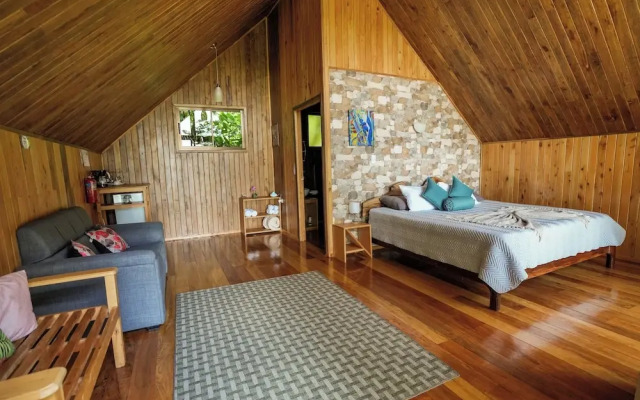 Tityra Lodge