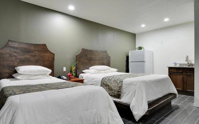 Romantic Inn & Suites