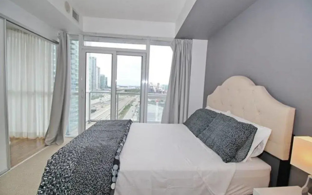 Toronto Suite Rentals - Fly Condo