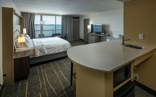 Holiday Inn Detroit Lakes by IHG