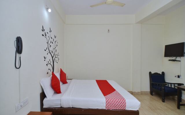 OYO 833 Hotel Prince Santosh Holiday Homes