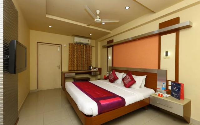 OYO 5319 Hotel Navaratna