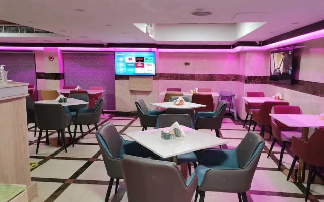 Saffron Hotel