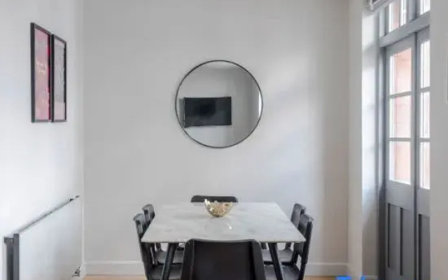 The Eyre Suite Three - Farringdon - by Frankie