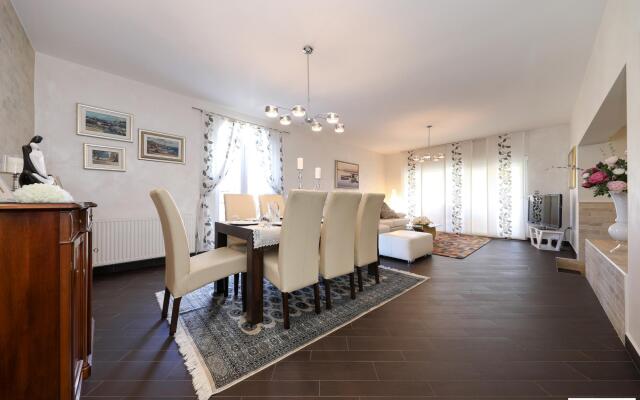 Monty in Pridraga with 3 bedrooms and 1 bathrooms