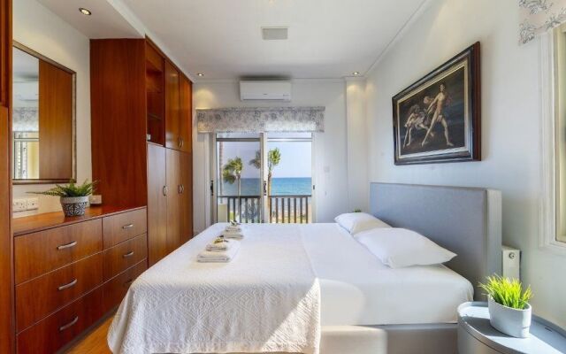 Beachfront Villa Meneou 5