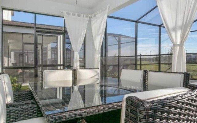 2901 Amazing 8BD Cinema and Game Room