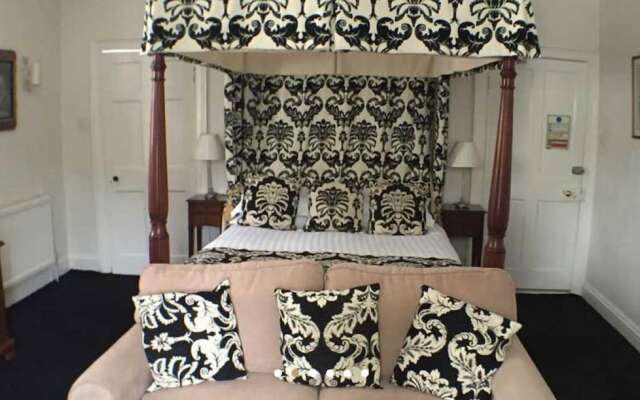 The Original Rosslyn Hotel