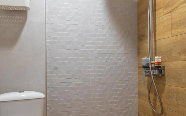 - The Blue Apartment - 1BD with Artistic Interior Design