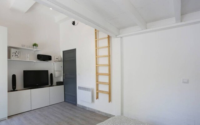 Beau Studio Terrasse En Ville