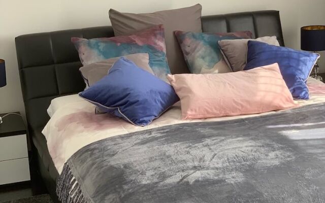 Your Home in Warsaw - Apartment Stegny- Mokotow