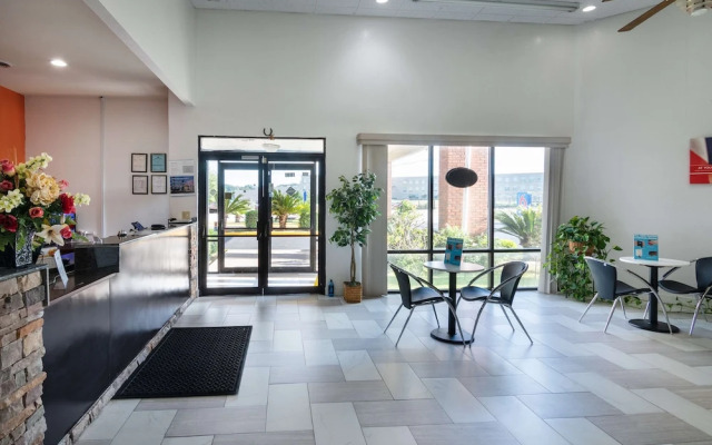 Motel 6 Montgomery, AL - Coliseum